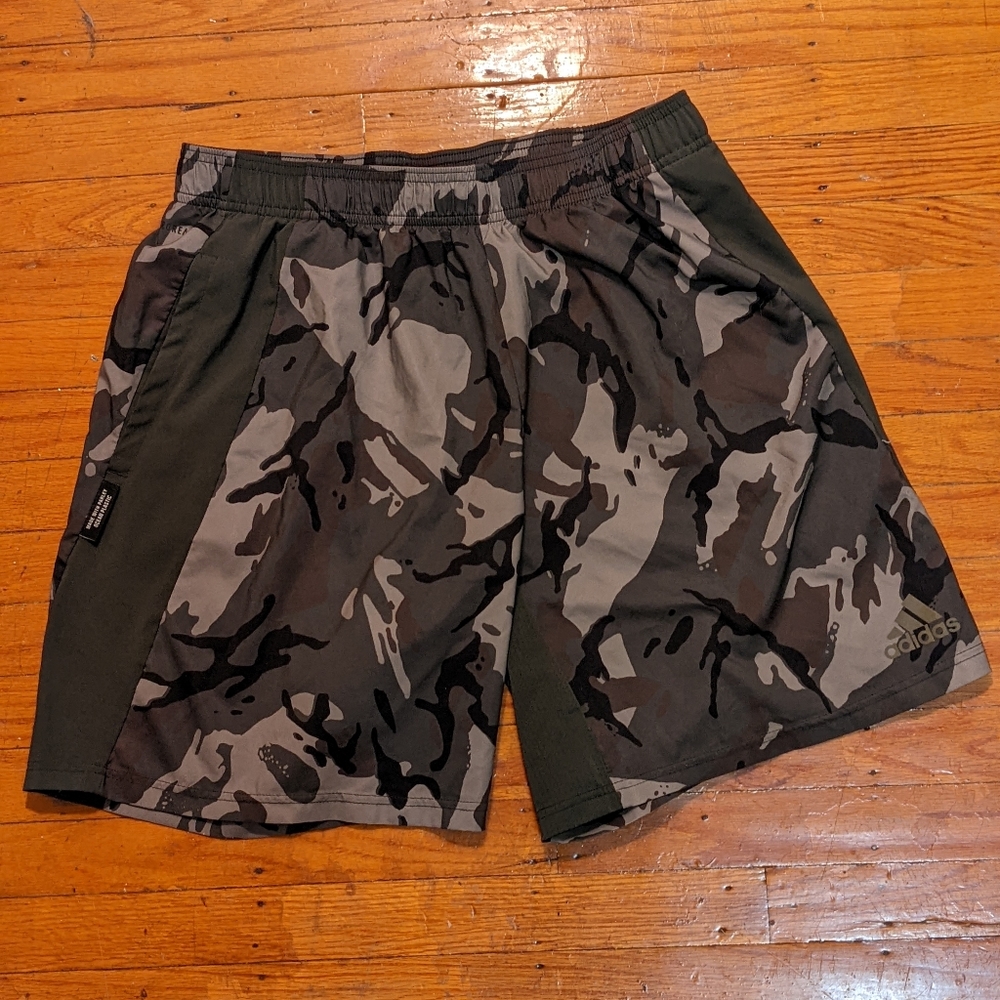 Pre-owned ADIDAS Camp Shorts Size Large